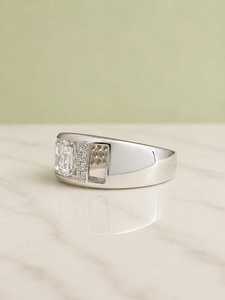 Anillo de Moissanita Moderna de 1 Quilate con Corte Radiante, Plata 925, Joyería Fina para Hombre, Regalo de Aniversario, Fiesta o para un Amigo - Product Image 2