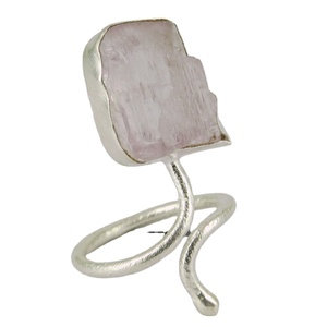 Superbe Bague en Argent Sterling 925 avec Pierre de Kunzite Rose Brute, Sertie en clos, Bijou en Argent Fait Main, Style Bohème - Product Image 1