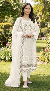 Dhwaja Export - Ensemble semi-couturié en mousseline avec broderie et travail de cristaux Khatli - Product Image 4