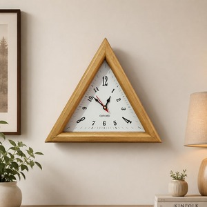 Horloge murale triangulaire en bois de luxe, finition dorée, style antique, 12 pouces, forme triangulaire, horloge décorative suspendue - Product Image 1