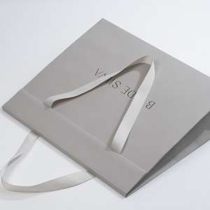 Bolsas de Papel de Lujo Personalizadas con Logotipo, Bolsas de Compras Impresas Premium al por Mayor - Product Image 1