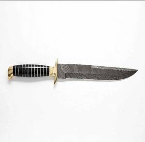 Outil utilitaire robuste pour l'extérieur, fabriqué à la main en acier Damas, avec manche en micarta noir multi-matériaux - Product Image 2