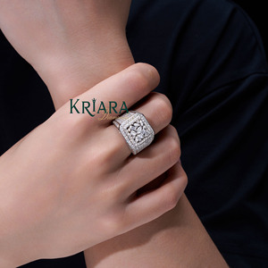 Bague Cocktail Homme en Argent 925 avec Moissanite, Coupe Ronde Brillante, Sertissage Pavé, Bijou Géométrique de Luxe - Product Image 2