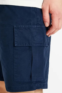 Pantalones Cortos Cargo Azules para Hombre con Cintura Ajustable, Múltiples Bolsillos Utilitarios, Tela Resistente y Cómodos para Actividades al Aire Libre - Product Image 3