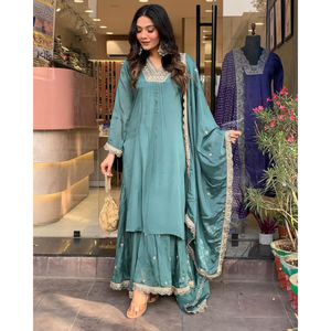 Top de fiesta de mujer de diseñador y conjunto Dupatta elegante Plazzo con hermosos adornos - Product Image 4