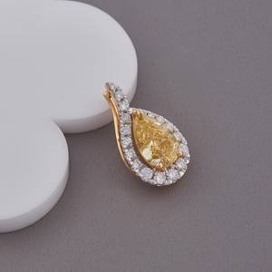 Pendentif halo en diamant jaune de forme poire de luxe, cultivé en laboratoire, en argent sterling 925 plaqué rhodium, certifié IGI - Product Image 4