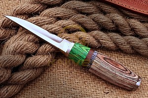 Couteau Puukko artisanal, couteau de chasse scandinave personnalisé, manche en bois vert, couteau de survie pour le camping et le bushcraft avec étui en cuir - Product Image 3