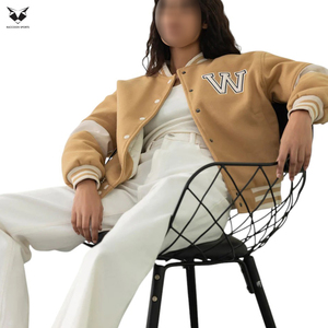 Service OEM ODM – Nouvelle veste universitaire pour femme 2026 avec logo lettre W, manches longues, col rabattu, tenue d'automne avec pantalon blanc - Product Image 4