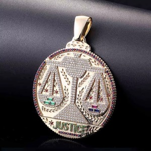 Colgante Balanza de la Justicia de Plata 925 con Oro Laminado, Moissanita de Corte Brillante Redondo, Microincrustaciones, Dijes de Lujo para Uso Diario - Product Image 6