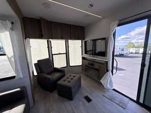 Nouveau 2026 F-o-r-e-s-t R-i-v-e-r Wildwood L-o-d-g-e 40F-D-E-N - Product Image 6