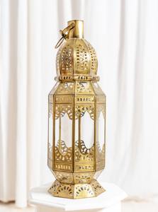 Lanterne en métal de style marocain de luxe finition dorée, idéale pour l'ambiance des restaurants et les décorations festives, provenant d'Inde - Product Image 5