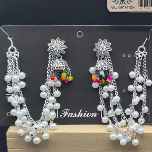 Pendientes Jhumka de Plata Oxidada con Flor, Cadenas de Soporte para el Cabello con Perlas Blancas de Múltiples Hilos y Gotas de Cuentas Arcoíris, Venta al por Mayor - Product Image 1