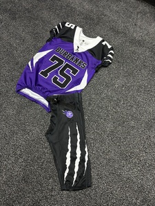 Uniforme de Fútbol Americano Personalizado de Primera Calidad, con Logotipo Frontal, Tallas Grandes, Jersey y Pantalones con Estampado Sublimado y Tackle Twill - Product Image 5