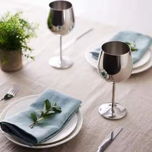 Gobelet à vin élégant en métal, verrerie haut de gamme sur pied pour fêtes, réceptions de mariage, restaurants, hôtels, bars et décoration de table - Product Image 3