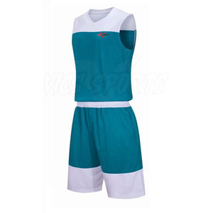 Uniforme de baloncesto hecho en Pakistán, camiseta de equipo y pantalones cortos sublimados, uniforme de baloncesto de color personalizado - Product Image 2