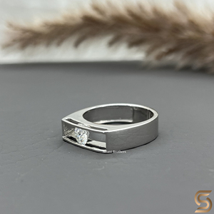 Bague solitaire pour homme en moissanite, or massif 14K plaqué rhodium, sertissage à griffes, alliance de mariage, style minimaliste, aspect diamant, vente en gros - Product Image 2