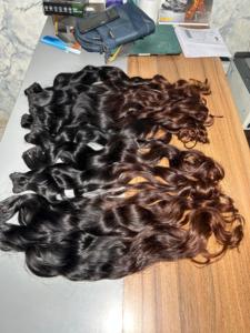 Extensiones de Cabello Indio Virgen de Alta Calidad, 100% con Cutícula Alineada, Estilo Ondulado Redondo, Material Crudo de la India - Product Image 2