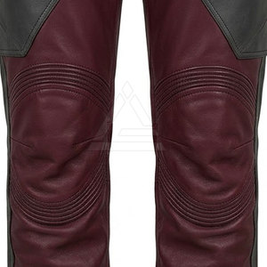 Pantalon cargo en cuir pour homme avec poches latérales utilitaires, poches avant, coupe droite et revers aux chevilles pour un style streetwear décontracté - Product Image 4