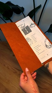 Porte-menu en cuir élégant, porte-comptes de restaurant, porte-liste de vins personnalisé, fabricant ALM-0058 - Product Image 6