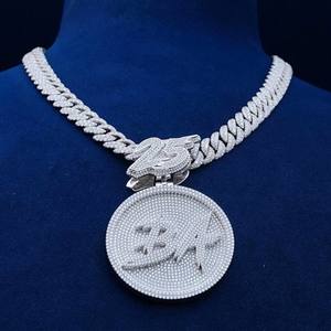 Colgante Personalizado de Plata de Ley Chapado en Oro con Moissanita VVS Iced Out, Estilo Hip Hop, Letra Blanca, Certificado IGI, Engaste de Garra para Hombre - Product Image 1