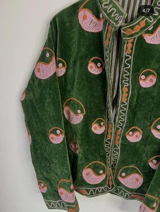 Veste Kimono Réversible Bohème de Luxe en Velours Vert Brodé Suzani pour Femme, Manteau Floral Premium, Blazer de Festival - Product Image 6