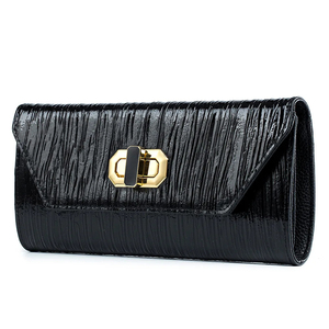 Pochette élégante en cuir verni noir avec motif alligator et chaîne dorée pour les soirées - Product Image 5