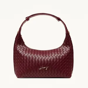 Sac à main Rosella en cuir synthétique tissé pour femme avec bandoulière réglable, fermeture éclair, doublure en satin imperméable, idéal pour les sorties décontractées et le shopping - Product Image 1