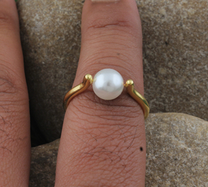 Trendy Minimalist Pearl <b>Finger</b> <b>Ring</b> for Women Classic Bridal Wedding Pearl Jewelry Premium Quality Gold Plated Fashion <b>Ring</b> - Product Image 1