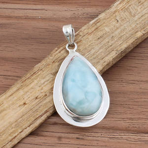 Collar de Plata de Ley 925 con Piedra Azul Natural de Larimar, Chapado en Platino Vintage, Hecho a Mano, con Diseño de Ola Oceánica - Product Image 1