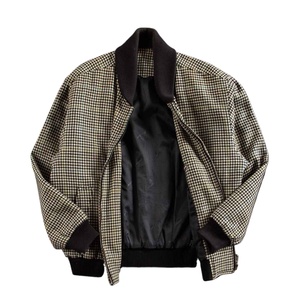 Custom Streetwear High Quality Winter Bomber <b>Jacket</b> V Neck Collar Breathable <b>Canvas</b> Fabric Plain Dyed Polyester Bomber <b>Jacket</b> - Product Image 1