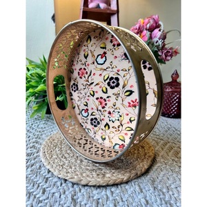 Plateau Pichwai en métal poli élégant, motif de Noël personnalisable, jetable pour la restauration et la décoration intérieure, à prix de gros - Product Image 4