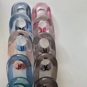 Décoration intérieure : Chaînes en résine personnalisables, très grandes et aux couleurs claires, maillons en résine multicolores de grande taille disponibles. - Product Image 1