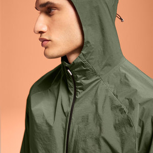 Chaqueta Cortavientos con Capucha para Hombre, Diseño Color Block, Cierre de Cremallera, Estilo Deportivo, Material de Poliéster, Corte Regular, Ropa de Otoño - Product Image 4