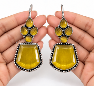 Boucles d'oreilles pendantes en pierre jaune en gros |   Fabricant de bijoux de mode directement de l'usine |   OEM ODM - Product Image 3
