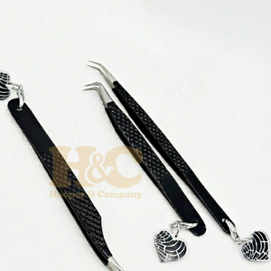 Premium Quality Tweezers With Heart Stainless Steel Charm Tweezer Sustainable Curved Eyelash Extension Tweezers <b>Strong</b> Grip - Product Image 5