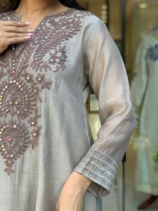 NOUVEAU LANCEMENT : SALWAR KAMEEZ TRADITIONNEL PAKISTANÉ EN TISSU MUSSELIN DE COTON (HAUT, BAS ET DUPATTA) - SÉCHAGE RAPIDE - POUR FÊTES, DIWALI, TOUTES SAISONNIES - Product Image 2