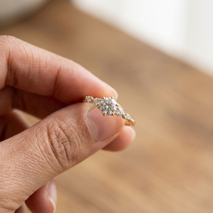 Anillo de Compromiso de Oro de 18K con Diamante Cultivado en Laboratorio, Anillo de Boda Apilable con Piedra Central Redonda, Joyería para Fiesta de Bodas - Product Image 3