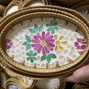 Bandeja de ratán tejida a mano con nácar para decoración del hogar, exhibición, regalo, hecha con materiales naturales de Vietnam - Product Image 1