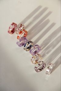 Brazalete de Resina con Purpurina, Pulsera de Resina Brillante Hecha a Mano, Brazalete de Resina con Destellos, Joyería de Resina Transparente con Purpurina - Product Image 3