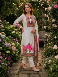 Ensemble de costume Salwar imprimé floral blanc pour femmes avec dupatta |   Ensemble de vêtements ethniques de créateur, kurta et pantalon |   Vêtements traditionnels indiens - Product Image 1