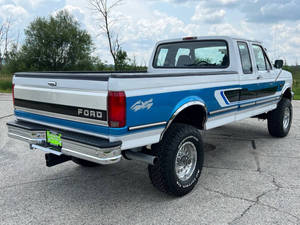 Camioneta F-250 XLT WD de Cabina Extendida, Modelo Antiguo de 1995, Muy Solicitada, ¡Lista para Enviar! - Product Image 2