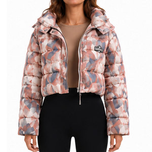 Parka d'hiver de luxe pour femmes avec rembourrage thermique de qualité supérieure, tissu hydrofuge et design à capuche tendance - Product Image 1