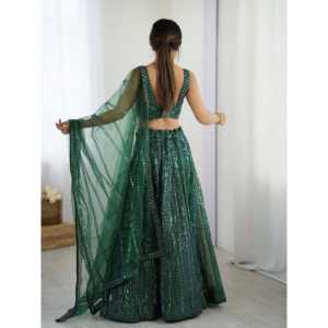 Paillettes arc-en-ciel et Dori Work Lehenga Choli Performance Wear pour un look de fête - Product Image 2