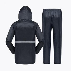 Traje impermeable para hombre con chaqueta con capucha y rayas reflectantes, ropa de senderismo de manga larga, ropa de exterior para otoño - Product Image 4