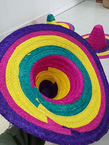 Sombrero Hawaiano de Paja Natural Tejido a Mano con Rayas - Venta al por Mayor, Barato, para Viajes, Fiestas, Eventos, Regalo para Adultos - Product Image 1