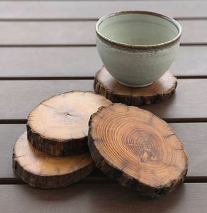 Sous-verres en bois classiques faits à la main - Écologiques, forme personnalisable, plusieurs tailles (300-500 mm) pour la décoration de style farmhouse et les cadeaux - Product Image 6