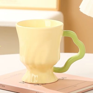Fantástica taza de cerámica con colores suaves y una estética relajante, una linda taza de regalo ideal para amigos, parejas y seres queridos. - Product Image 2