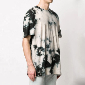 Camiseta de Manga Corta para Hombre con Estampado Tie Dye, 100% Algodón, Cuello Redondo, Corte Regular, Diseño Casual con Patrón Rosa - Product Image 3