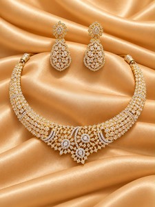 Parure Collier et Boucles d'Oreilles en Zircon Attrayant, Plaqué Or de Haute Qualité, Finition Mate, Design Effet Pierres AD, Idéal pour les Fiançailles - Product Image 2