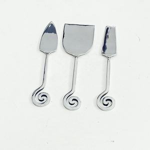 Juego de queso de lujo de acero inoxidable con mango de diseño ondulado hecho a mano Juego de queso de alta calidad - Product Image 3